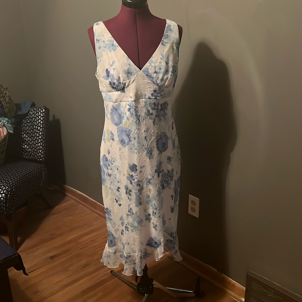 tank Top Looking white  flowing dress with flowers size 11